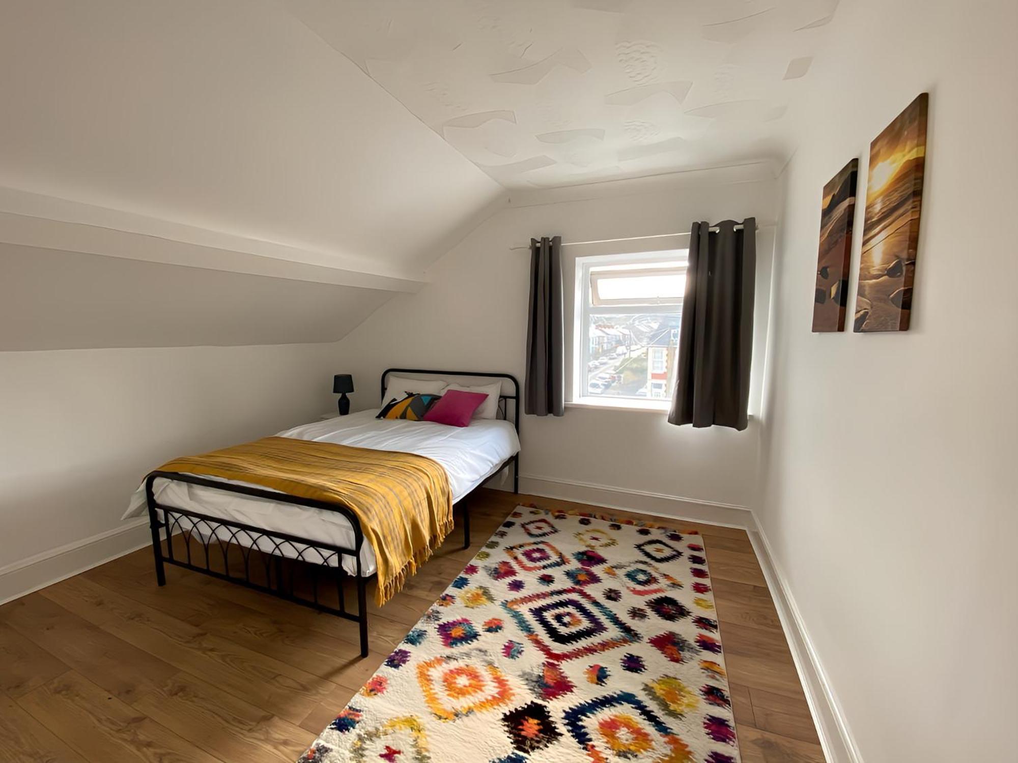 4-Bedroom Home - Perfect For Those Working In Bridgend - By Tailored Accommodation מראה חיצוני תמונה